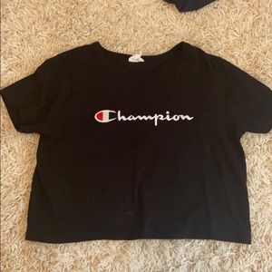 Black cropped champion tshirt
